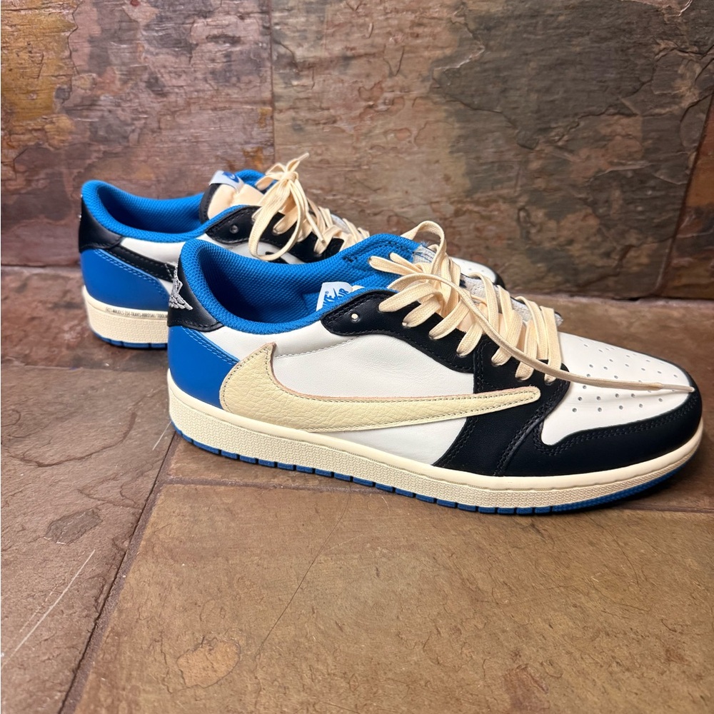 Fragment Design x Travis Scott x Air Jordan 1 Retro Low - Picture 2 of 6